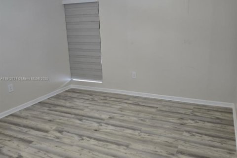 Copropriété à vendre à Miami, Floride: 2 chambres, 73.67 m2 № 2013622 - photo 2