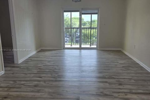 Copropriété à vendre à Miami, Floride: 2 chambres, 73.67 m2 № 2013622 - photo 13