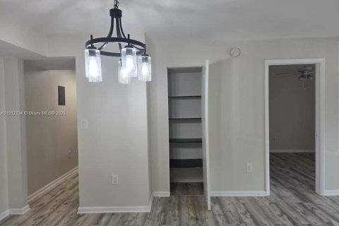 Copropriété à vendre à Miami, Floride: 2 chambres, 73.67 m2 № 2013622 - photo 11