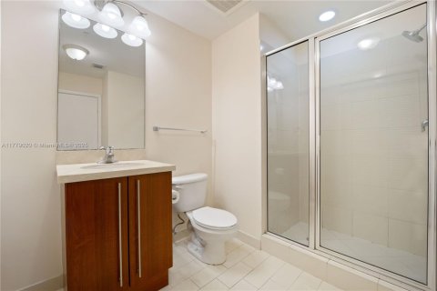 Condo in Miami, Florida, 2 bedrooms  № 1706675 - photo 20