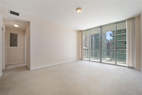 Condo in Miami, Florida, 2 bedrooms  № 1706675 - photo 3