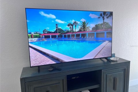 Villa ou maison à louer à Sarasota, Floride: 2 chambres, 110.55 m2 № 2108706 - photo 9
