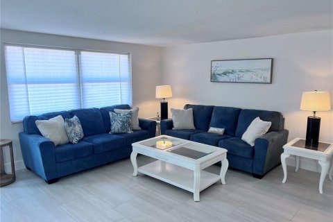 Villa ou maison à louer à Sarasota, Floride: 2 chambres, 110.55 m2 № 2108706 - photo 2