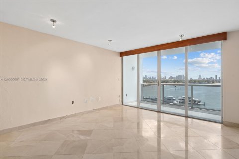 Condo in Miami Beach, Florida, 3 bedrooms  № 2078003 - photo 2