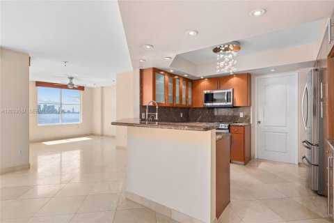 Condo in Miami Beach, Florida, 3 bedrooms  № 2078003 - photo 4