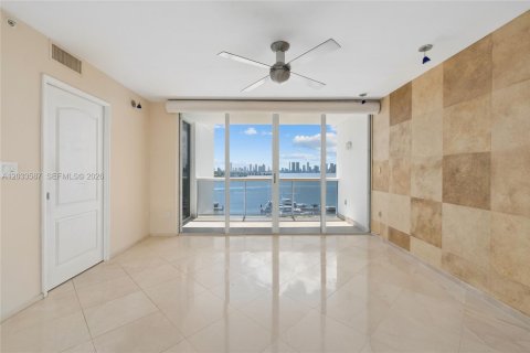 Condo in Miami Beach, Florida, 3 bedrooms  № 2078003 - photo 12