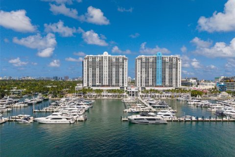 Condo in Miami Beach, Florida, 3 bedrooms  № 2078003 - photo 17