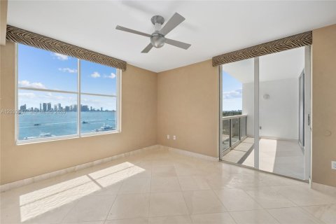 Condo in Miami Beach, Florida, 3 bedrooms  № 2078003 - photo 8