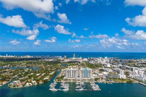 Condo in Miami Beach, Florida, 3 bedrooms  № 2078003 - photo 19
