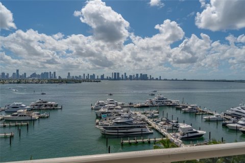 Condo in Miami Beach, Florida, 3 bedrooms  № 2078003 - photo 15