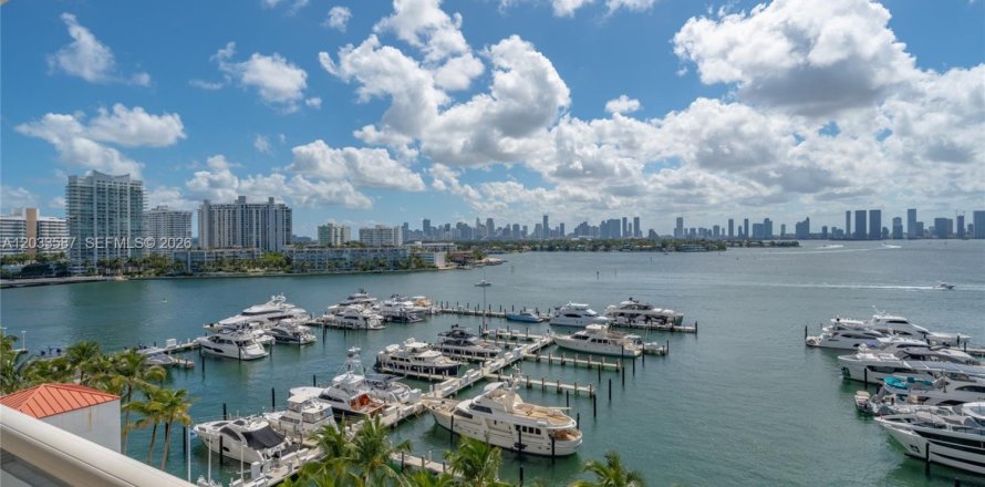 Condo in Miami Beach, Florida, 3 bedrooms  № 2078003