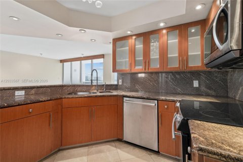 Condo in Miami Beach, Florida, 3 bedrooms  № 2078003 - photo 6