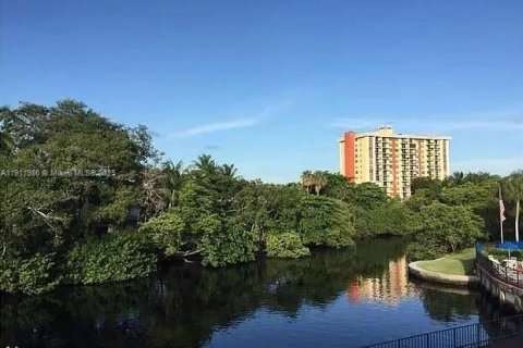 Copropriété à louer à Fort Lauderdale, Floride: 2 chambres, 90.58 m2 № 1968120 - photo 9