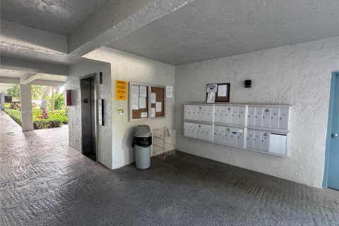 Copropriété à louer à Fort Lauderdale, Floride: 2 chambres, 90.58 m2 № 1968120 - photo 28