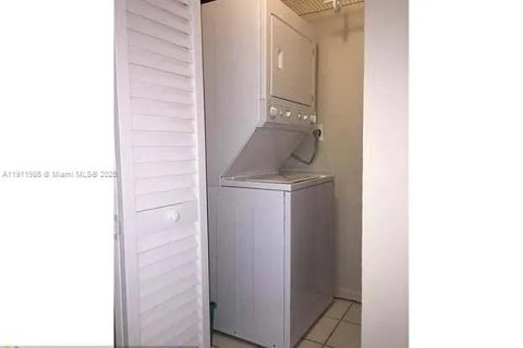 Copropriété à louer à Fort Lauderdale, Floride: 2 chambres, 90.58 m2 № 1968120 - photo 11