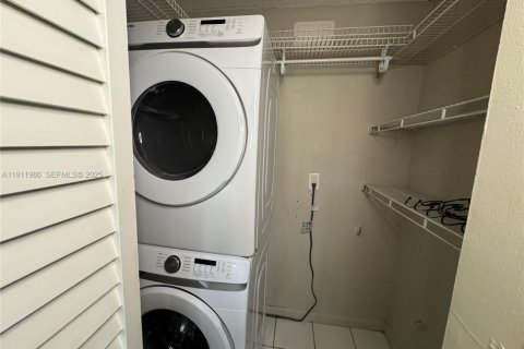 Copropriété à louer à Fort Lauderdale, Floride: 2 chambres, 90.58 m2 № 1968120 - photo 22