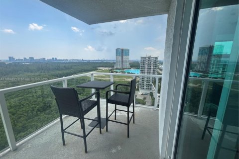 Condo in North Miami, Florida, 3 bedrooms  № 1893292 - photo 27