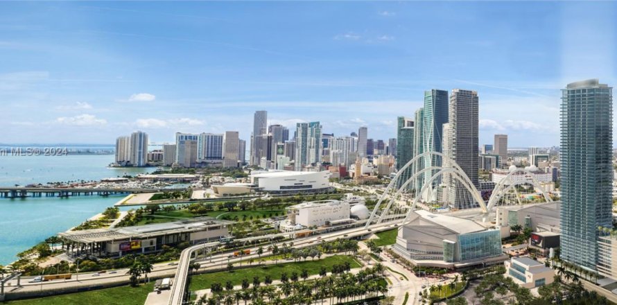 Condominio en Miami, Florida, 4 dormitorios  № 1710782
