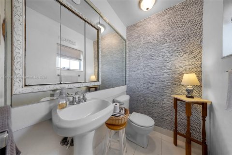 Condominio en venta en Miami, Florida, 1 dormitorio, 91.04 m2 № 1726810 - foto 10