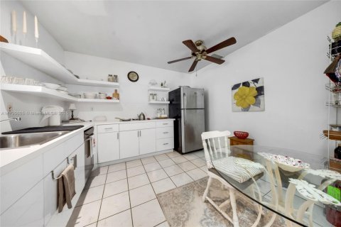 Condominio en venta en Miami, Florida, 1 dormitorio, 91.04 m2 № 1726810 - foto 3