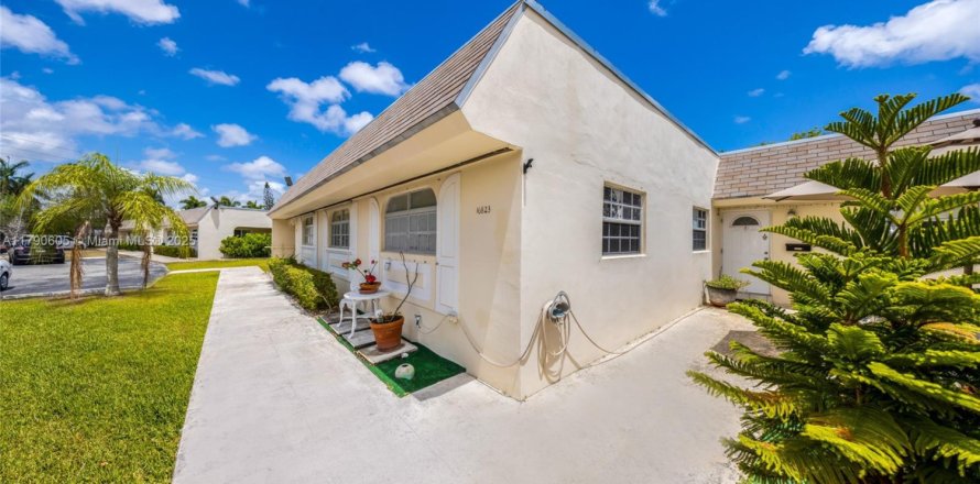 Condominio en Miami, Florida, 1 dormitorio № 1726810