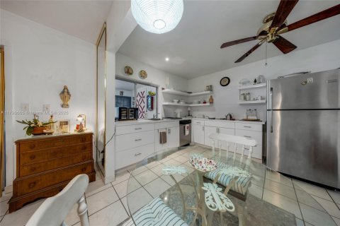 Condominio en venta en Miami, Florida, 1 dormitorio, 91.04 m2 № 1726810 - foto 26