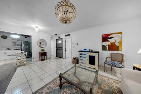 Condominio en venta en Miami, Florida, 1 dormitorio, 91.04 m2 № 1726810 - foto 24