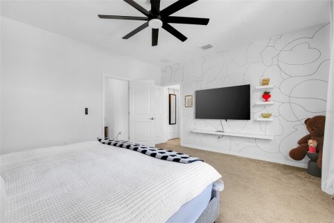 House in Winter Garden, Florida 4 bedrooms, 208.84 sq.m. № 1898700 - photo 20
