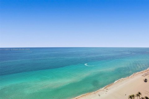 Condo à Sunny Isles Beach, Floride, 4 chambres  № 2315957