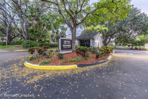 Townhouse in Coconut Creek, Florida 2 bedrooms, 93.83 sq.m. № 2058856 - photo 27