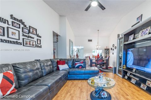 Townhouse in Coconut Creek, Florida 2 bedrooms, 93.83 sq.m. № 2058856 - photo 7