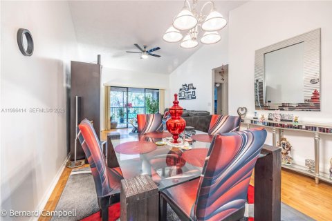 Townhouse in Coconut Creek, Florida 2 bedrooms, 93.83 sq.m. № 2058856 - photo 9