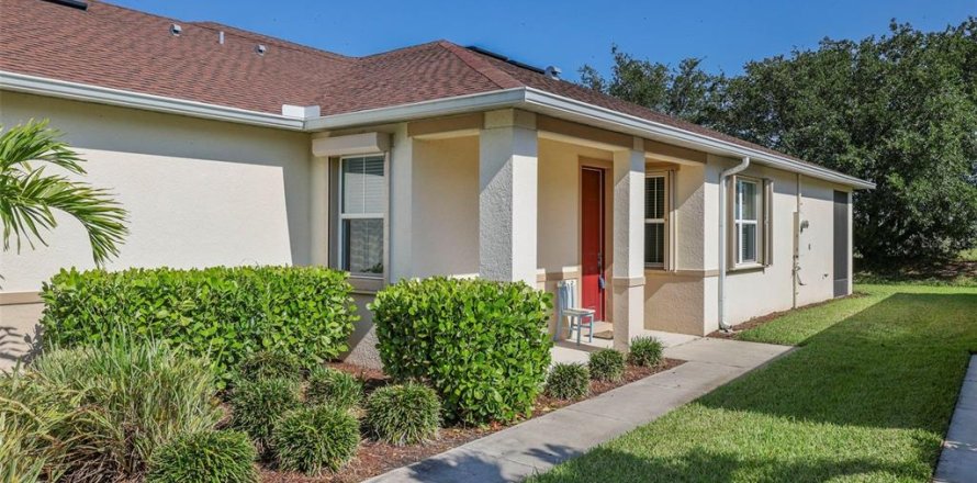 House in Punta Gorda, Florida 2 bedrooms, 121.79 sq.m. № 1904217