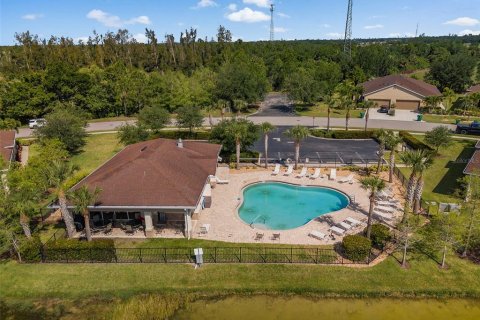 House in Punta Gorda, Florida 2 bedrooms, 121.79 sq.m. № 1904217 - photo 20