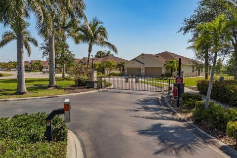 House in Punta Gorda, Florida 2 bedrooms, 121.79 sq.m. № 1904217 - photo 14
