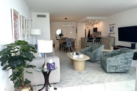 Condominio en venta en Miami Beach, Florida, 1 dormitorio, 89.37 m2 № 2031909 - foto 13