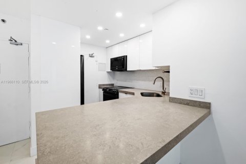 Condominio en venta en Miami Beach, Florida, 1 dormitorio, 89.37 m2 № 2031909 - foto 23