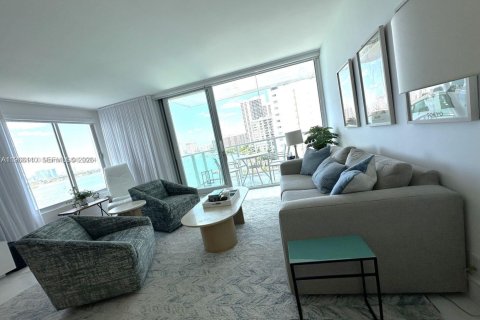 Condominio en venta en Miami Beach, Florida, 1 dormitorio, 89.37 m2 № 2031909 - foto 14