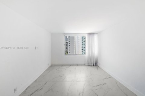 Condominio en venta en Miami Beach, Florida, 1 dormitorio, 89.37 m2 № 2031909 - foto 28