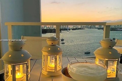 Condominio en venta en Miami Beach, Florida, 1 dormitorio, 89.37 m2 № 2031909 - foto 18
