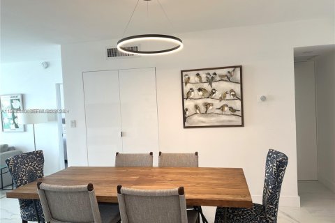 Condominio en venta en Miami Beach, Florida, 1 dormitorio, 89.37 m2 № 2031909 - foto 15