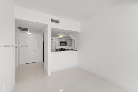 Купить кондоминиум в Майами, Флорида 2 спальни, 128.21м2, № 1943996 - фото 10