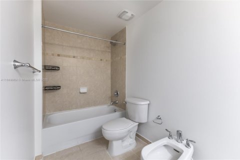 Купить кондоминиум в Майами, Флорида 2 спальни, 128.21м2, № 1943996 - фото 28