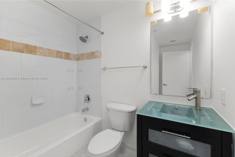 Купить кондоминиум в Майами, Флорида 2 спальни, 128.21м2, № 1943996 - фото 17