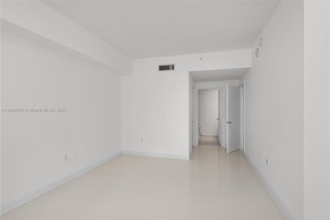 Купить кондоминиум в Майами, Флорида 2 спальни, 128.21м2, № 1943996 - фото 25