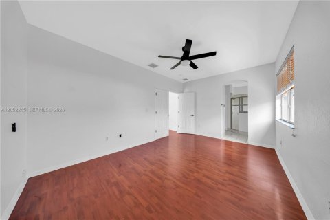 Casa en venta en Homestead, Florida, 3 dormitorios, 157.28 m2 № 2274705 - foto 23