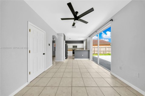 Casa en venta en Homestead, Florida, 3 dormitorios, 157.28 m2 № 2274705 - foto 8