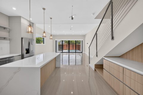 Touwnhouse à louer à Fort Lauderdale, Floride: 4 chambres, 238.29 m2 № 2191675 - photo 7