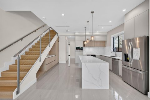 Touwnhouse à louer à Fort Lauderdale, Floride: 4 chambres, 238.29 m2 № 2191675 - photo 11