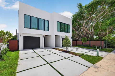 Touwnhouse à louer à Fort Lauderdale, Floride: 4 chambres, 238.29 m2 № 2191675 - photo 3
